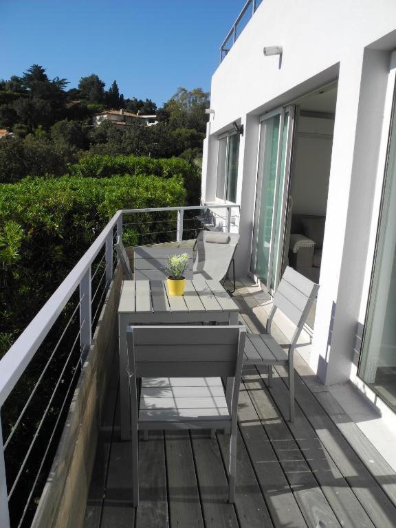 Residence Le Mas Le Lavandou Bagian luar foto