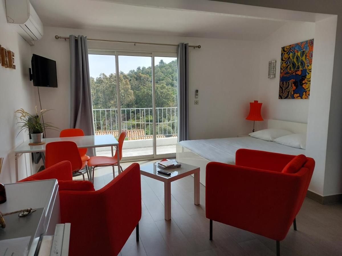 Residence Le Mas Le Lavandou Bagian luar foto