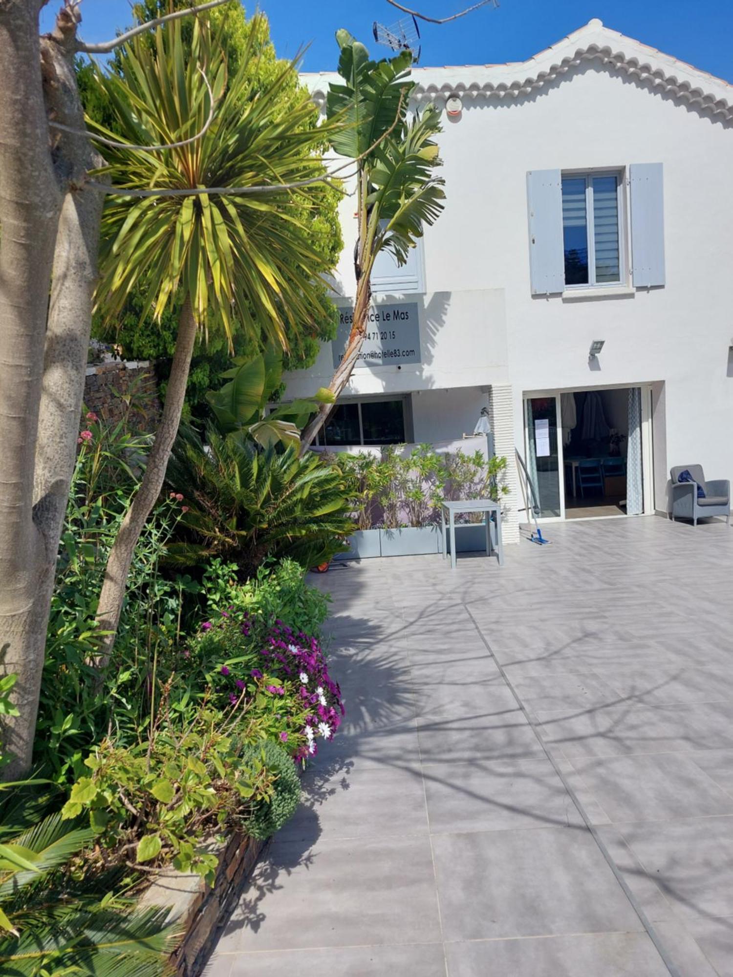 Residence Le Mas Le Lavandou Bagian luar foto